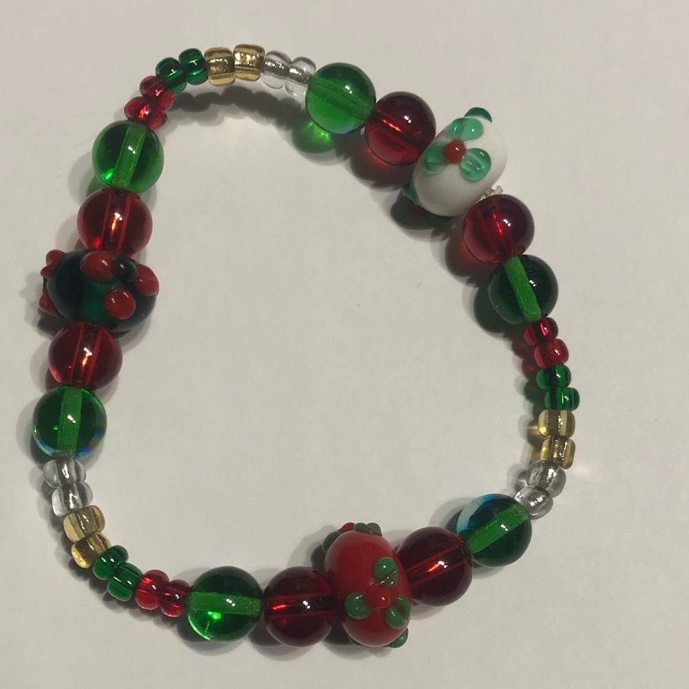 Festive Red and Green Beaded Bracelet